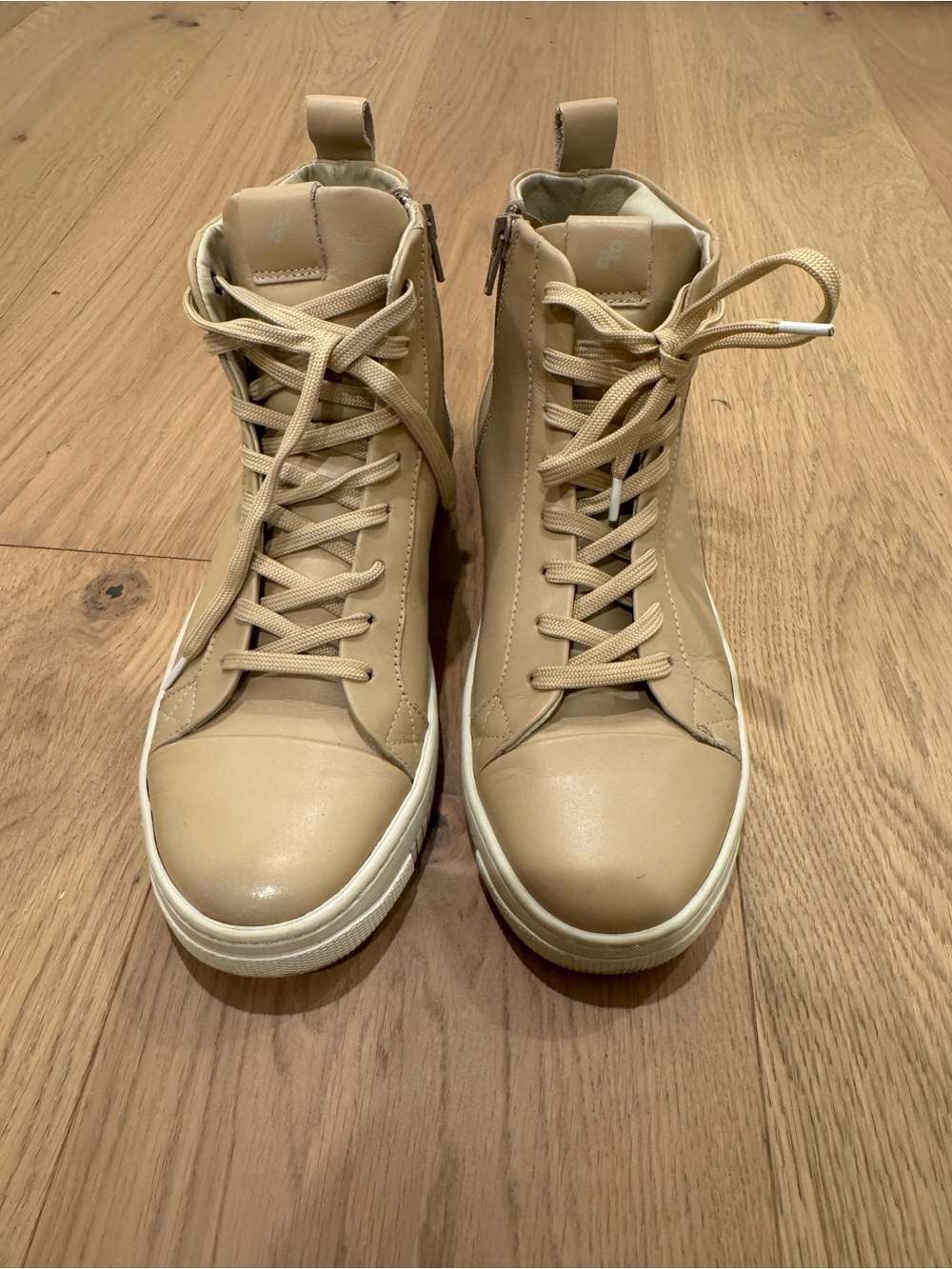 High-Top FOM Sneakers in Beige